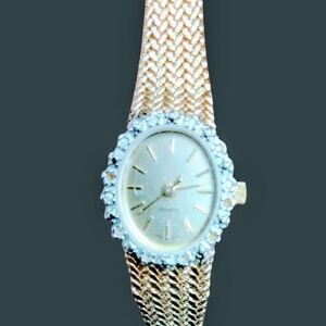 Quartz prestige watch
